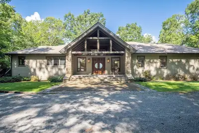 Image de Dupont Mountain Lodge in Cedar Mountain | Trails & Streams