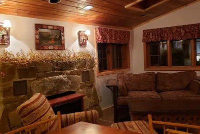 Image de Spectacular 100 Mile View On 46 Acres! 1 mile to stores/ 4 miles to Lake George.