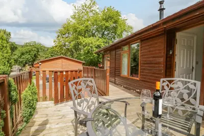 Kirkstone Lodge, romantic, character holiday cottage in Windermere