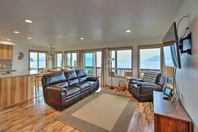 Image de Oceanfront Craig Apt: Grill, Fishing On-Site!