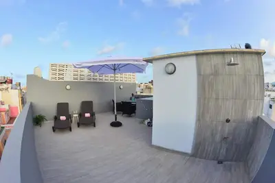 Image de Maison de vacances Marina avec vue sur les montagnes, terrasse et Wi-Fi.