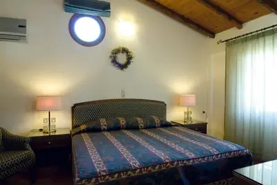 Image de Appartement dans un hôtel Corfu Club Junior Suite avec piscine partagée, balcon et Wi-Fi