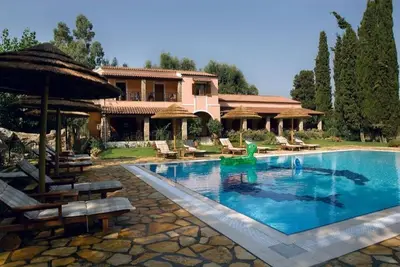 Image de Appartement dans un hôtel Corfu Club Appartement économique avec vue sur les montagnes.