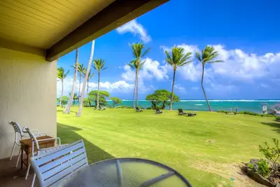 Image de Kapaa Shore Resort A101, Oceanfront, King Bed, Ground Floor, End Unit, Ac