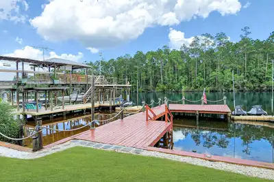 Image de It's 5'O-Clock Here on the Dock! ! Grill, Chill, Fish, boat, and make memories! !