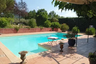 Image de Villa Paisible Avec Piscine au Pied des Bessillons
