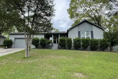 Image de Modern & Comfortable Southern Charmer