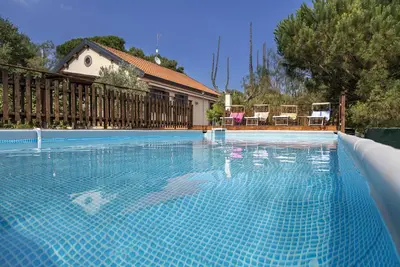 Image de The abode of the green with swimming pool