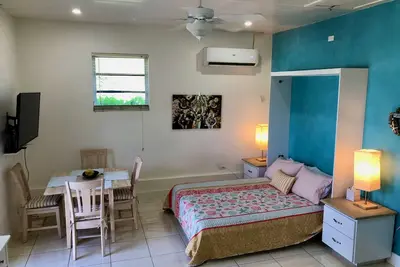 Image de Shirlea Bliss, a 2 suite home