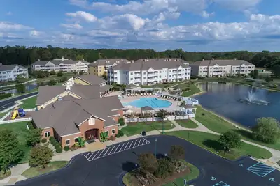 Image de Family-Friendly Condos w/beautiful pools, games, and miniature golf