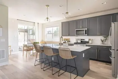 Image de 4 Bedroom Modern Home, Free Parking, A/C, W/D, Wifi