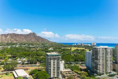 Image de Waikiki Sunset * Newly Renovated * Parking * Diamond Head Ocean Views *