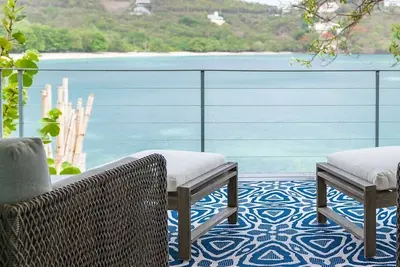 Image de Modern Waterfront Bungalow on the shore of Morne Rouge Bay