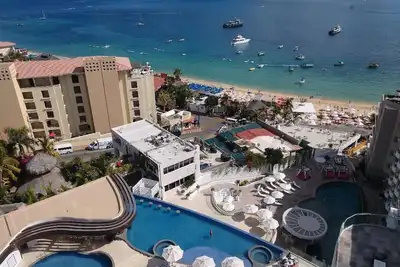 Image de Oceanfront Resort! Medano Beach. Short walk to Marina & Downtown.