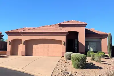 Image de Mesa house on Golf Course with Backyard Retreat