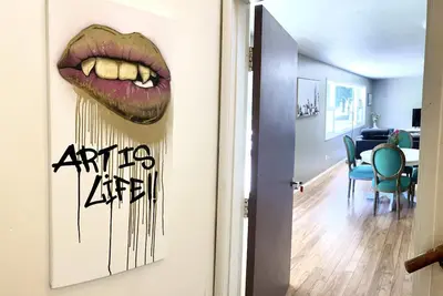 Image de Entire unit minutes from downtown Vancouver