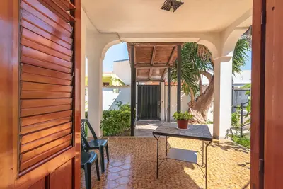 Image de Appartement \"Angela ad Avola\" avec terrasse couverte partagée et climatisation