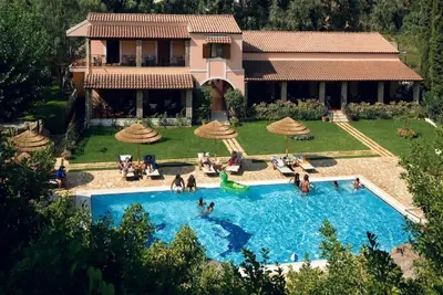 Image de Appartement dans un hôtel Corfu Club Family Suite avec piscine partagée, balcon et Wi-Fi