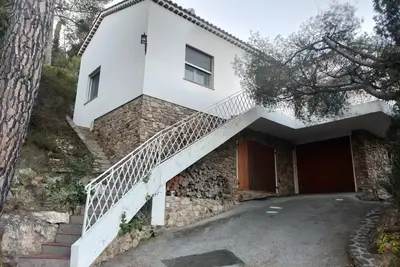 Image de Villa vue mer, piscine et jacuzzi, 15 min à pied de la plage et du village