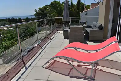 Image de Superbe vue mer, étang et Canigou, 3min plage, tout climatisé, terrasse de 40 m²