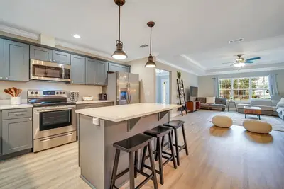 Beautiful New Construction Only 4 Min to Downtown!