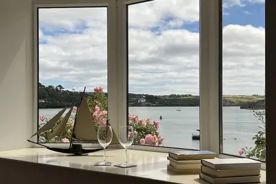 Image de Newly Renovated Charming Cottage on the Scilly Walk