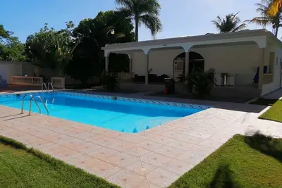 Image de 5bd Guest-friendly villa with private pool/internet/cable Tv