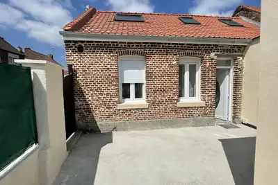 Image de Maison neuve chaleureuse au calme