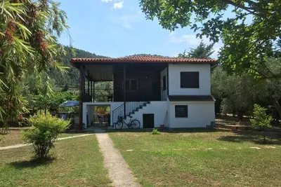 Image de Holiday first floor home in a private garden.