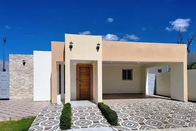 Image de 2-bedroom townhouse with pool, walking distance to everything in Santiago