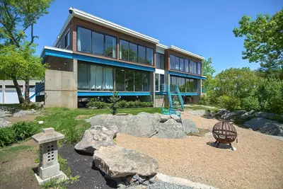 Image de Secluded 20 acre 10br ultra contemporary retreat