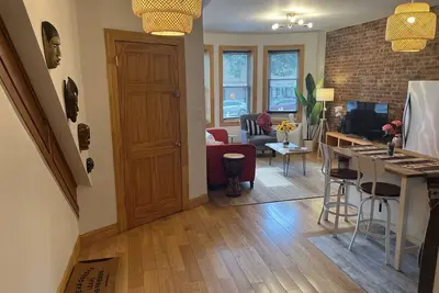 Huge 2 Bedroom / 2 Bathroom Apt