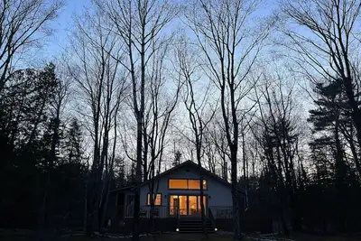 Image de 2-bed cottage on Cable's Bay with private beach