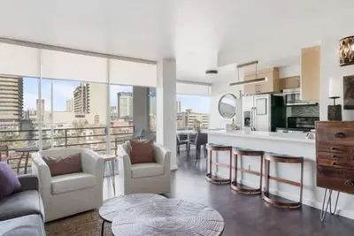 Image de Panorama Place - Location, Views, & Upscale Style!