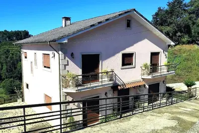 Image de 5 bedroom house in Bouro