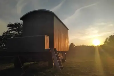 Image de Shepherd's Hut set in private meadow