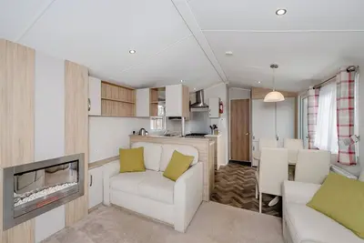Image de Ultra modern caravan with one master double with 2 W.