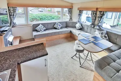 Image de The Gold Plus 2 caravan is 12ft wide with one double and one twin.