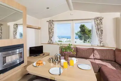 Comfortable family caravan with one double and one twin.