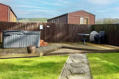 Image de Cornish end terraced cottage with one double and one twin.