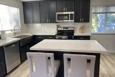 Image de Elegant three bedroom unit with two bathrooms