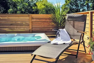 Image de Lakeside Escape Lodge Pet - A