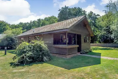 Image de Luxury lodge with one king-size double and one twin.