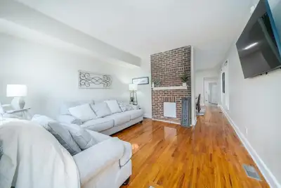 Image de 3 Bedroom near The Shoe- Newly remodeled