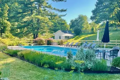 Image de Country Estate Outside Hudson - Heated Extra Large Pool w/ Outdoor Barrel Sauna