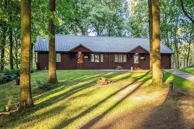 Image de 2 chambres à coucher à Ellesmere