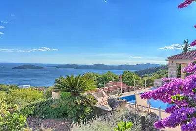 Image de Stone villa with amazing sea view and mediterranean garden