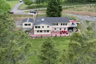 Image de Cozy 4bd with the gym, sauna, hot tube seasonal pool