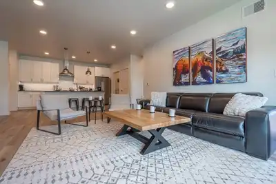 Image de Montana Modern Luxury Condo: A Stylish Mountain Escape