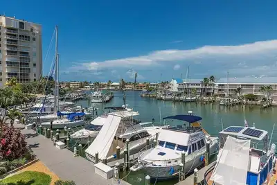 Flip Flop Inn ~ Waterfront Townhome with Pool